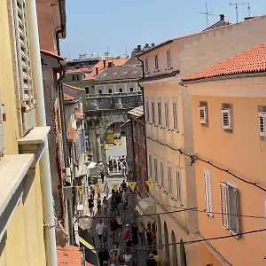 Dejan 2-top Centar-old Town Appartamento